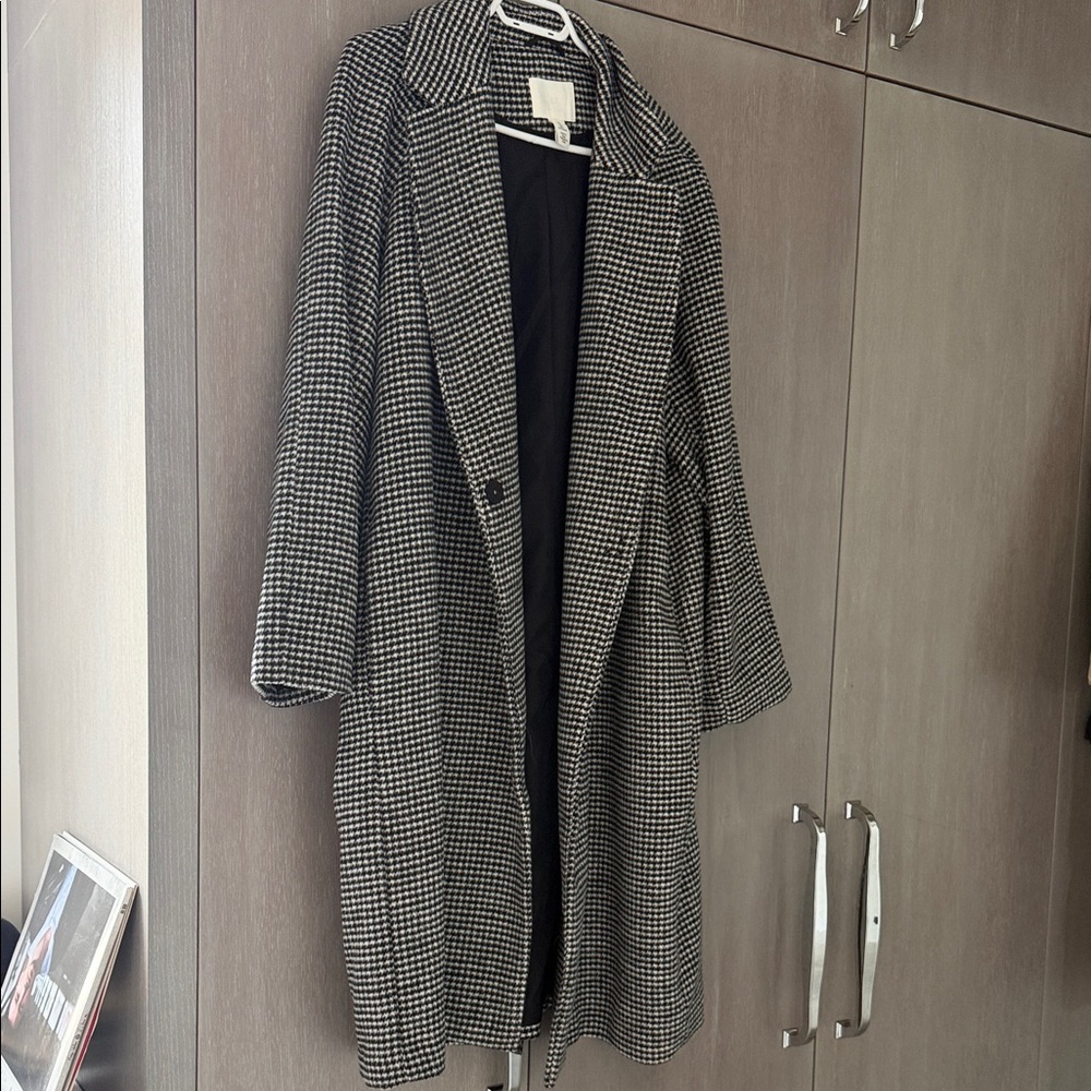 Houndstooth Long Women's Coat - Black & White
